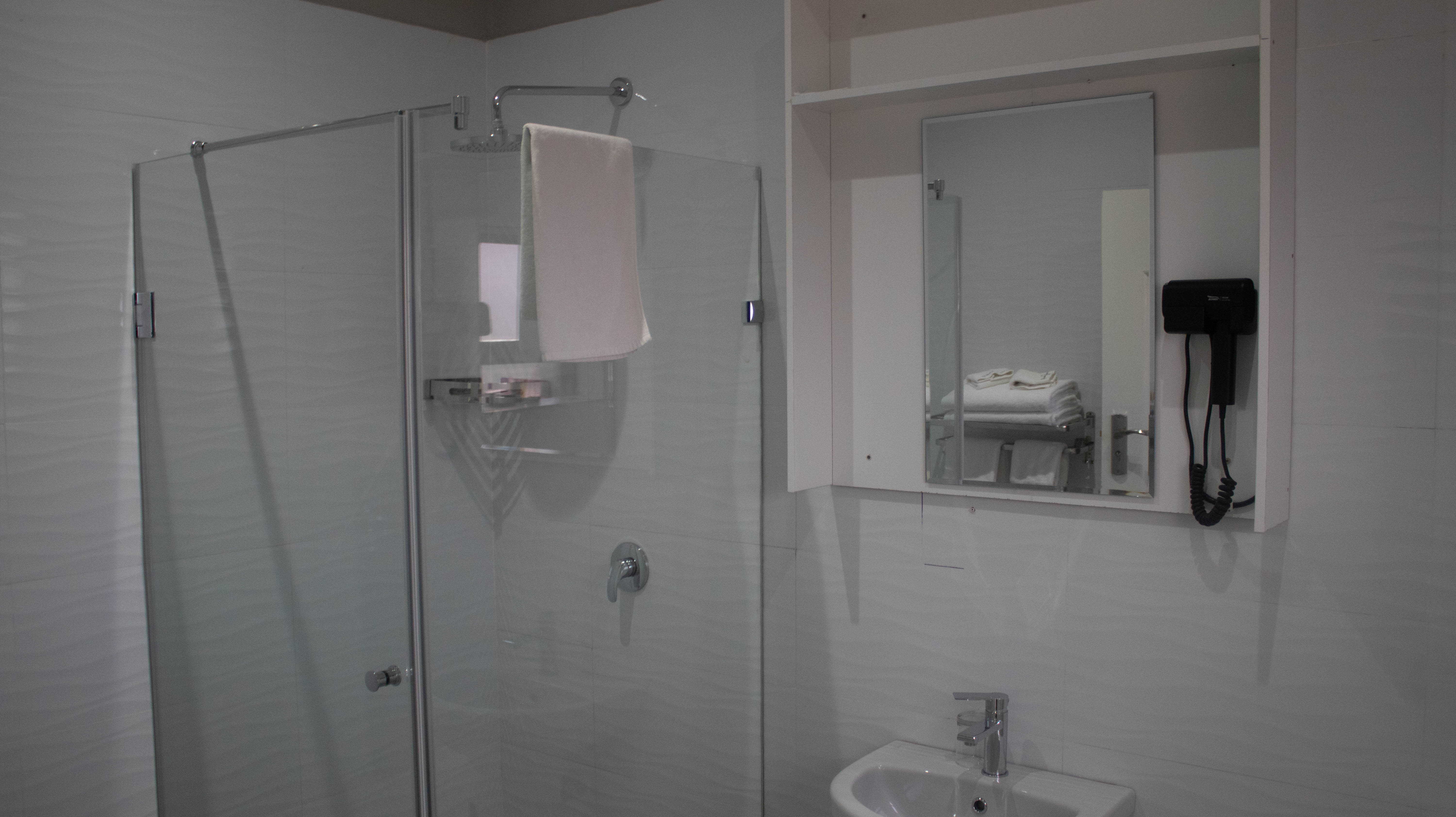 lennon quality hotel breakfast picture